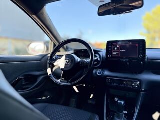 Yaris DESIGN Hybrid 116Ch - CAM - TOIT PANO - CARPLAY - REGULATEUR 2021 occasion 13760 Saint-Cannat