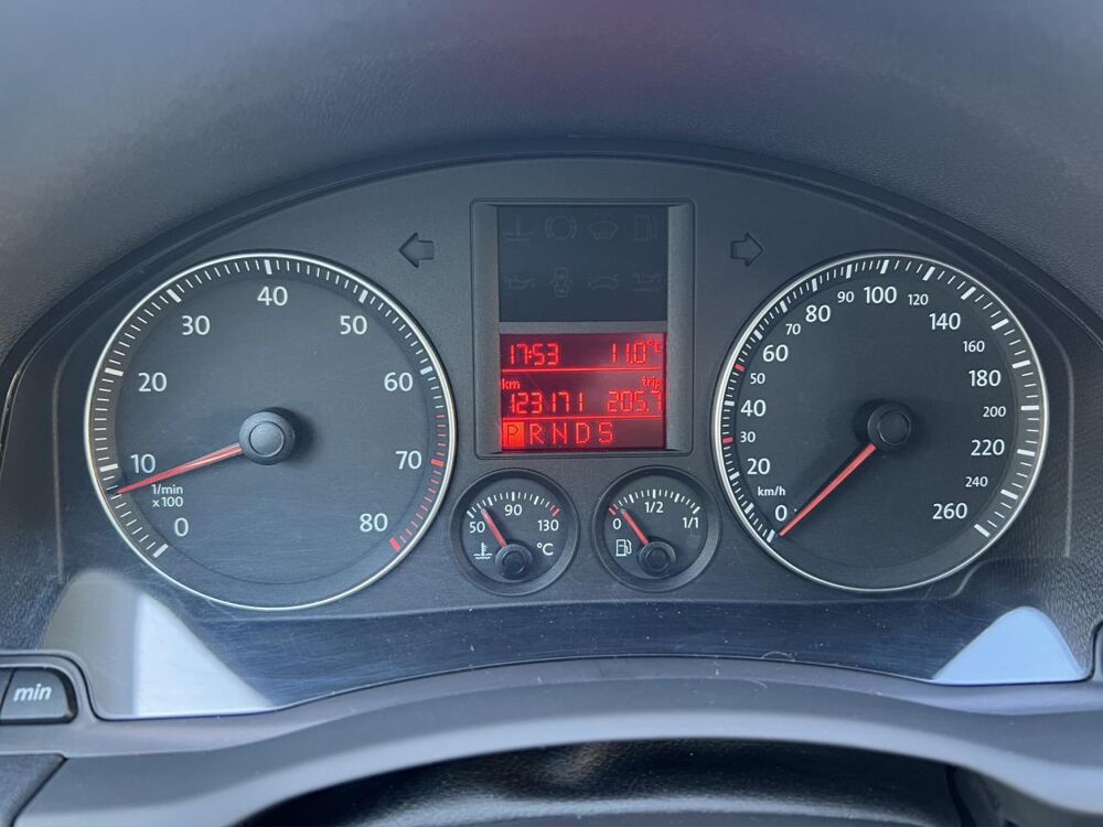 Golf 1.6i - 102 - BV Tiptronic V BERLINE Trend 2004 occasion 06250 Mougins