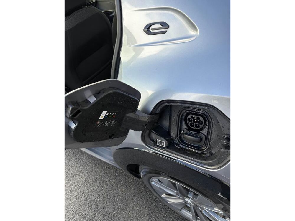 208 e- ACTIVE BUSINESS 136 50 kWh ELECTRIQUE 2021 occasion 44700 Orvault