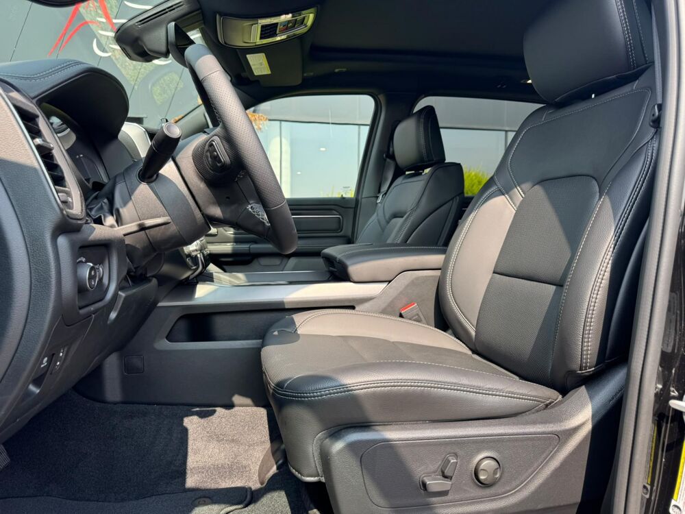 RAM 1500 CREW CAB SPORT NIGHT EDITION V8 2026 occasion 91830 Le Coudray-Montceaux