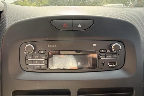 Clio 1.2 GPL - 75 BERLINE Life - REGULATEUR & LIMITEUR - BLUETOOT 2014 occasion 78760 Jouars-Pontchartrain