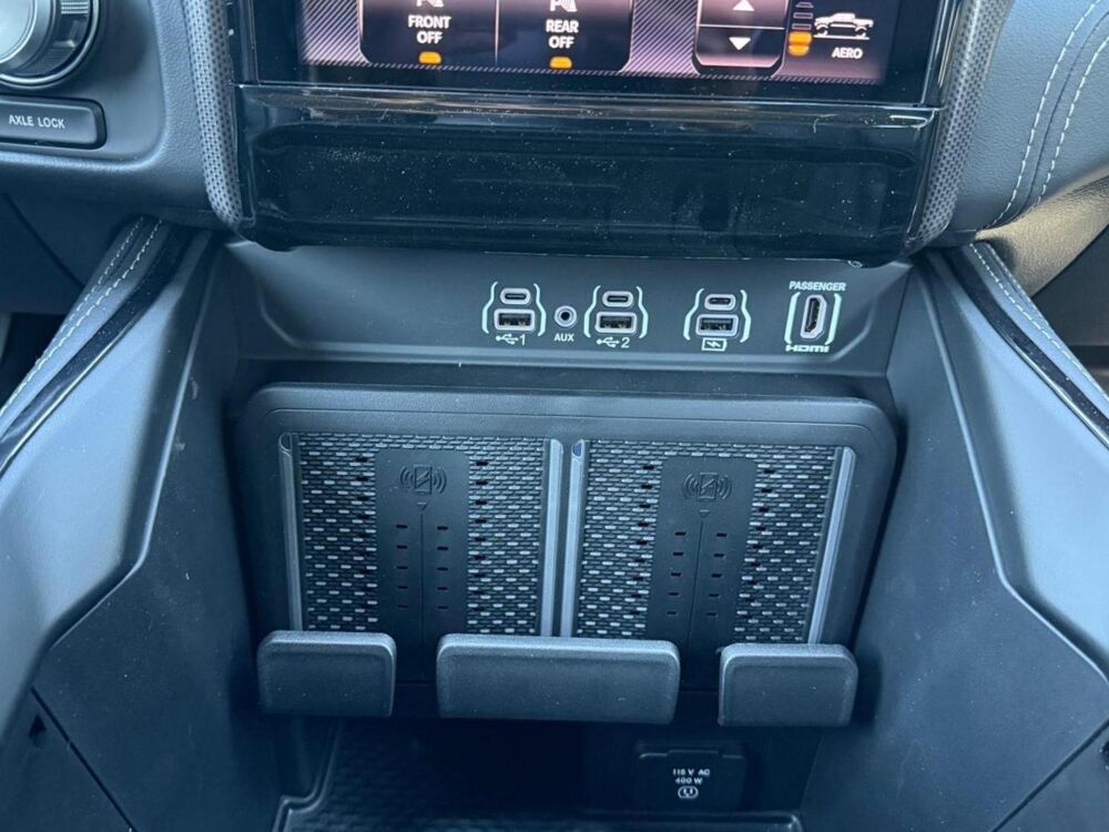 RAM 1500 CREW LIMITED NIGHT EDITION BOX HAYON MULTI V8 5,7L 2026 occasion 91830 Le Coudray-Montceaux