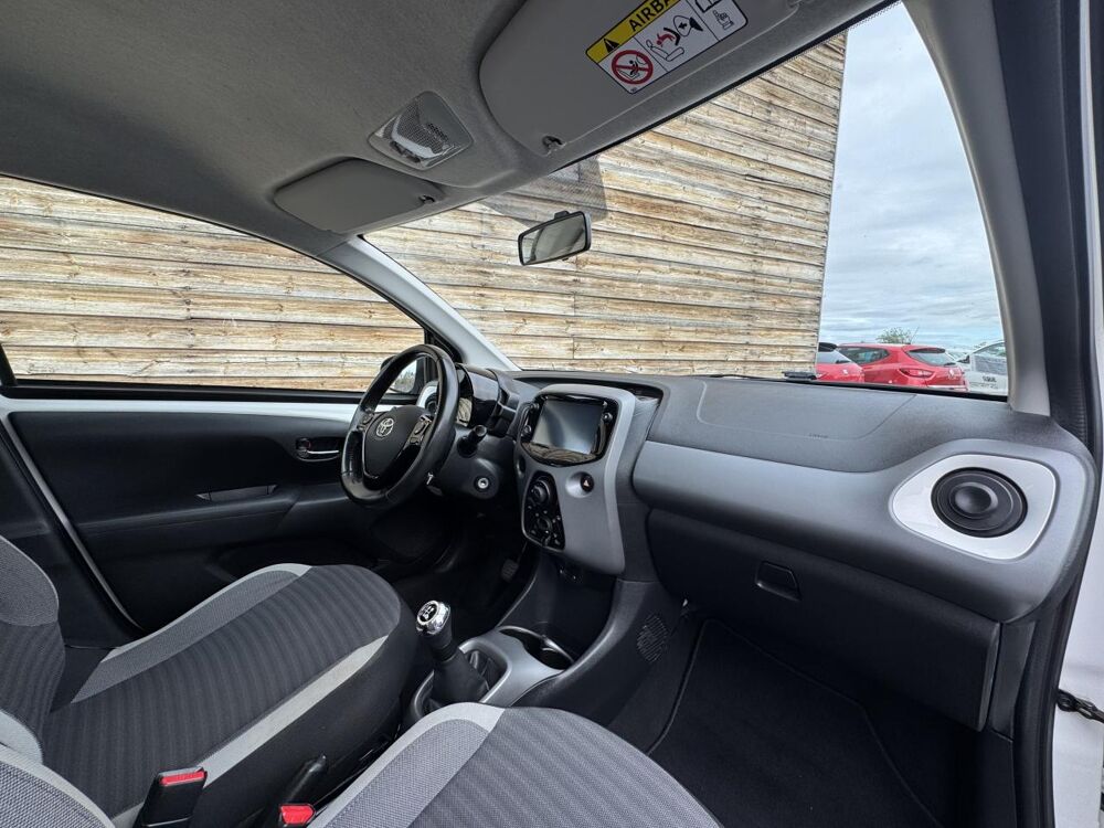 Aygo 1.0 VVT-i II 2014 x-play PHASE 2 2019 occasion 19100 Brive-la-Gaillarde