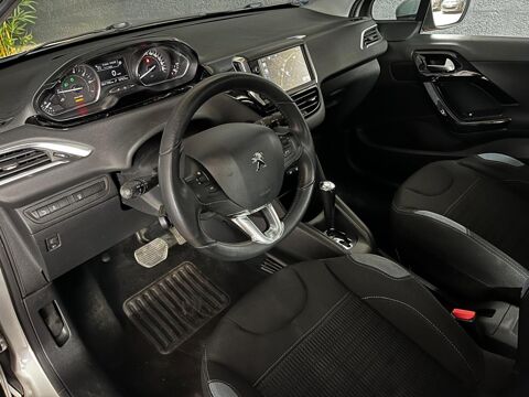 208 1.6 VTi 120CH BVA FINITION Allure MOTEUR A CHAINE - GARANTIE 2015 occasion 33700 M&eacute;rignac