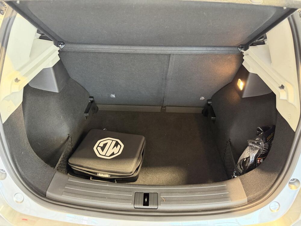 MG.ZS 155CH 99PPM 72KWH AUTONOMIE-ETENDUE LUXURY BVA GARANTIE JUSQ 2023 occasion 16000 Angoul&ecirc;me