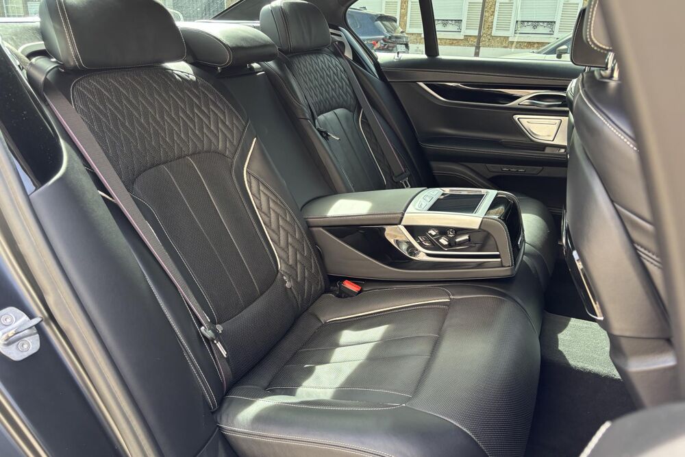 S&eacute;rie 7 730d M Sport xDrive Individual Black Fire - Rare & Sur&eacute;quip&eacute; 2019 occasion 78760 Jouars-Pontchartrain