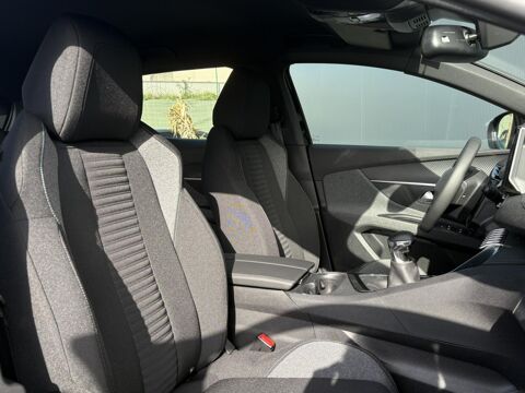 3008 PureTech 130 Active Pack avec GPS 10\', Cam&eacute;ra et Apple Car 2023 occasion 35300 Foug&egrave;res