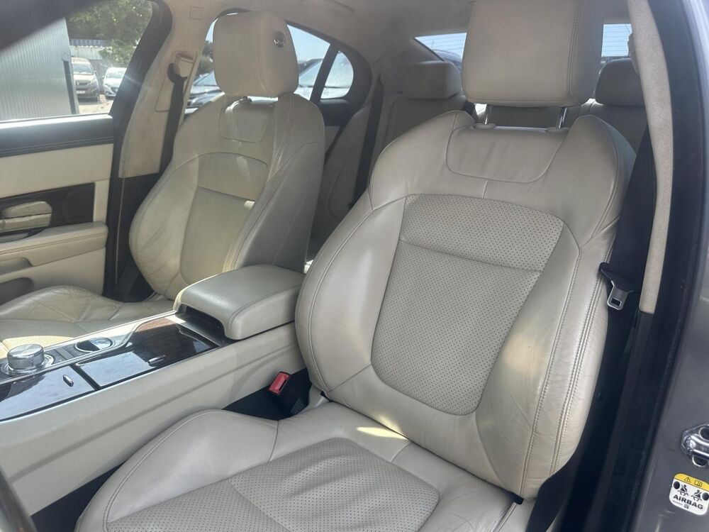 XF 3.0 D V6 S BVA Portfolio PHASE 2 RHD 2012 occasion 33450 Montussan