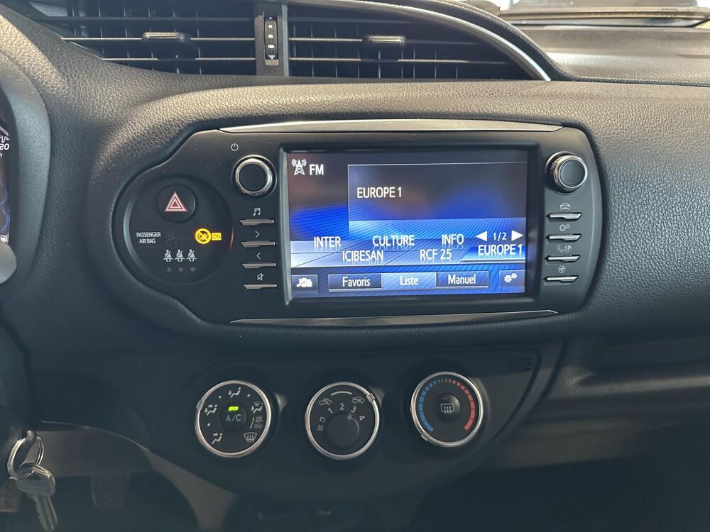 Yaris Design 1.5 - 110 VVT-i - CAM - PHARES AUTOMATIQUES - LANE AS 2018 occasion 25300 Pontarlier
