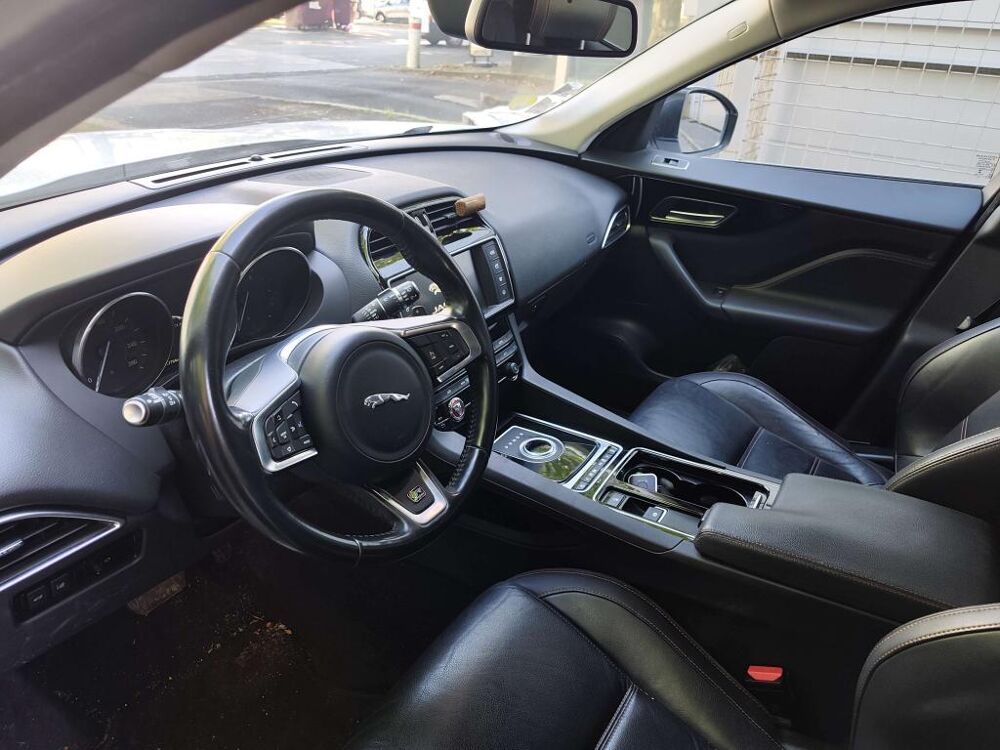 F-PACE 2.0 D - 180 - BVA - Stop/Start Prestige 2017 occasion 77185 Lognes