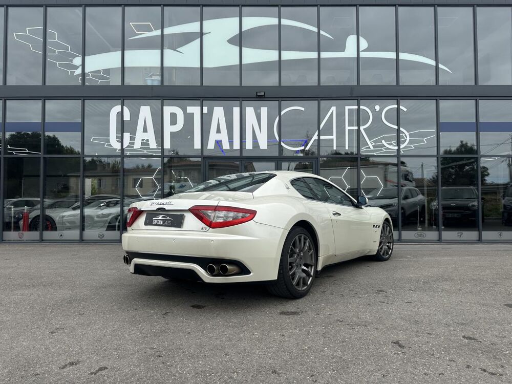 Granturismo 4.2i V8 - BVA COUPE . PHASE 1 2009 occasion 33450 Montussan