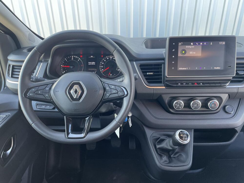 Trafic L1H1 2800 Kg / 2.0 Blue dCi / 130 Ch / Fourgon Grand Confort 2024 occasion 50640 Le Teilleul