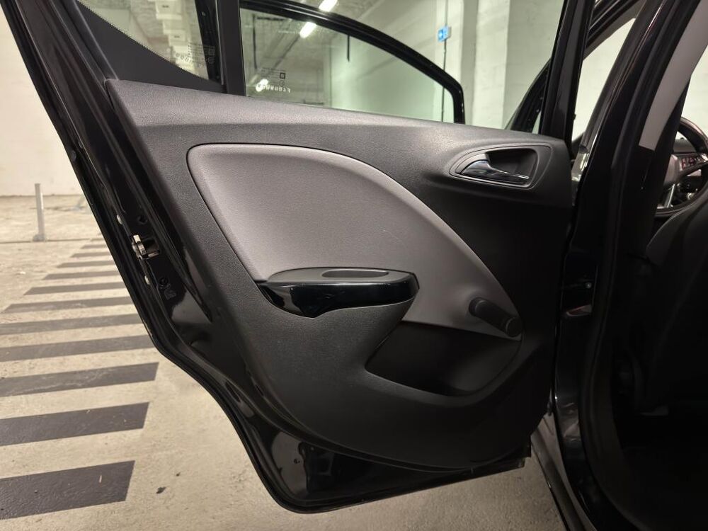 Corsa 1.4i Turbo - 100 S&S E BERLINE Cosmo 2015 occasion 77185 Lognes