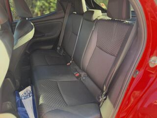 Yaris DESIGN Hybrid 116Ch - CAM - TOIT PANO - CARPLAY - REGULATEUR 2021 occasion 13760 Saint-Cannat