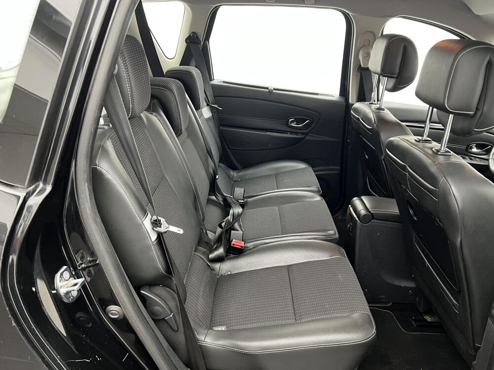 Sc&eacute;nic 1.5 dCi 110 ? Distribution faite - Finition Bose - Garantie 2012 occasion 33130 B&egrave;gles