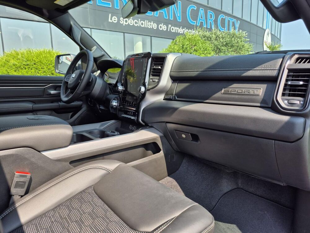 RAM 1500 CREW CAB SPORT BLACK PACKAGE 2025 2025 occasion 91830 Le Coudray-Montceaux