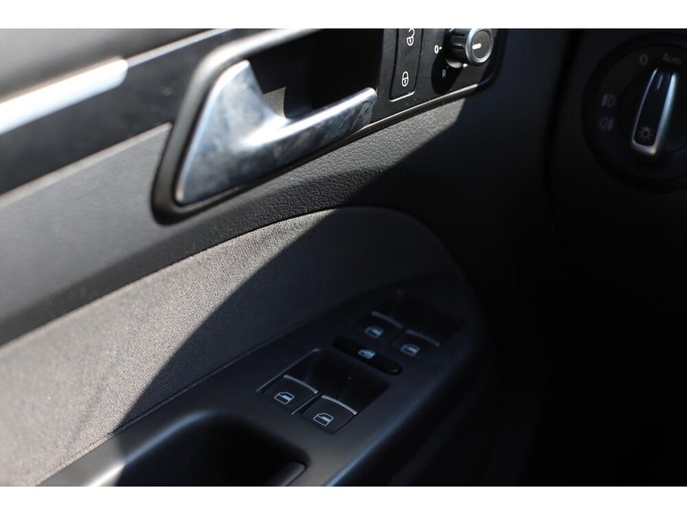Touran 1.6 tdi 105 fap confortline dsg7 2012 occasion 60740 Saint-Maximin