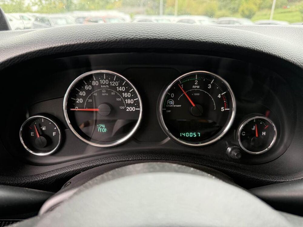 Wrangler 2.8 CRD 200CH Unlimited Sahara ATTELAGE + GPS + CLIM 2012 occasion 19100 Brive-la-Gaillarde