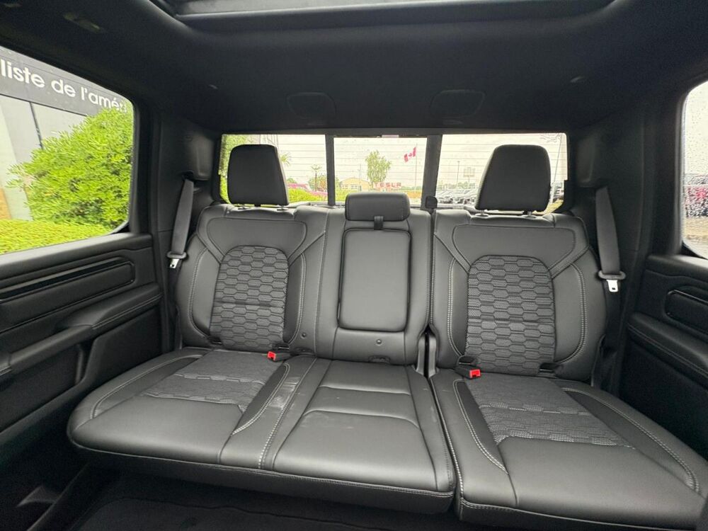 RAM 1500 CREW CAB SPORT BLACK PACKAGE 2025 2025 occasion 91830 Le Coudray-Montceaux