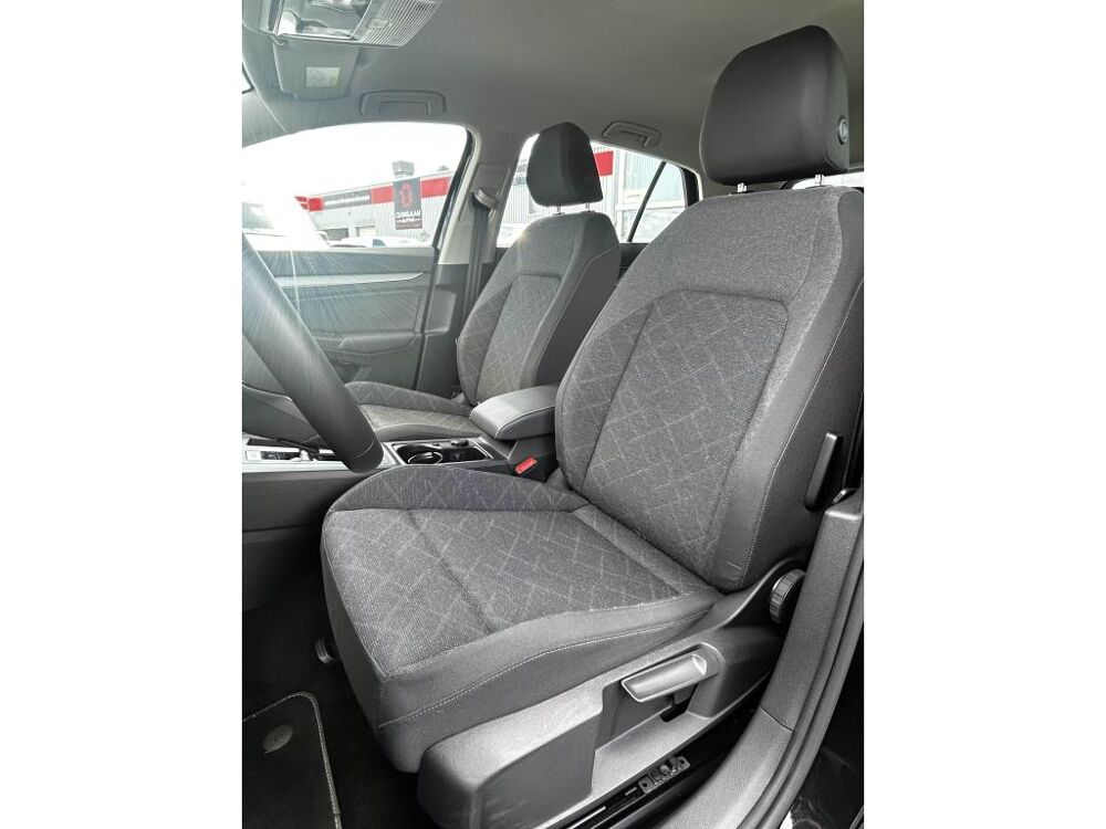 Golf VIII 2.0 TDI 116ch DSG7 LIFE BUSINESS 2023 occasion 44700 Orvault