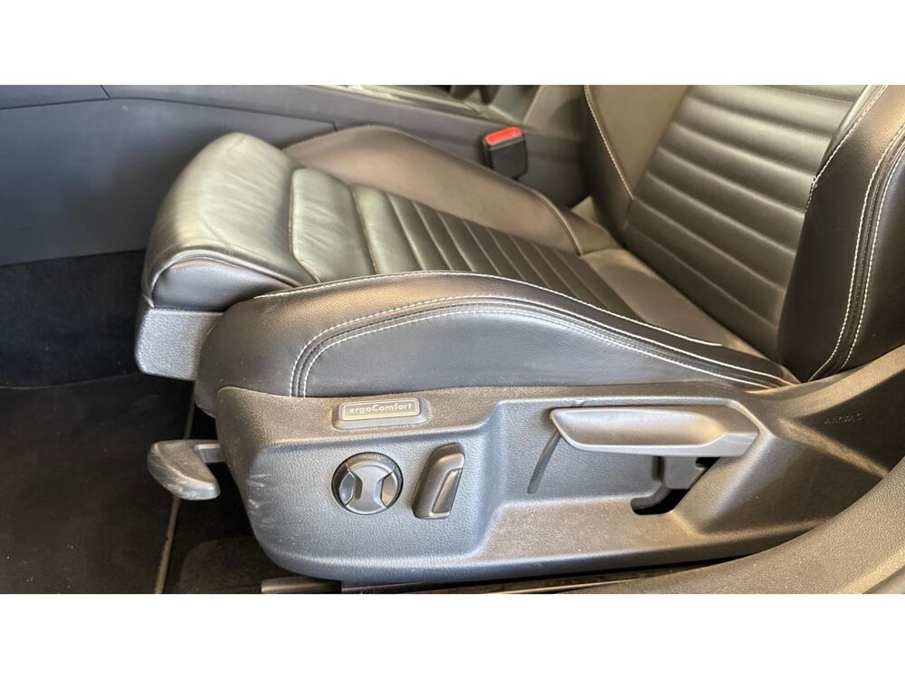Passat SW 2.0 - 150 - BREAK Elegance / ATTELAGE / CARPLAY / TOIT O 2021 occasion 17600 Saujon