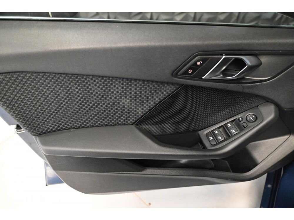 S&eacute;rie 1 116i - BV DKG BERLINE F40 Business Design 2022 occasion 77100 Meaux