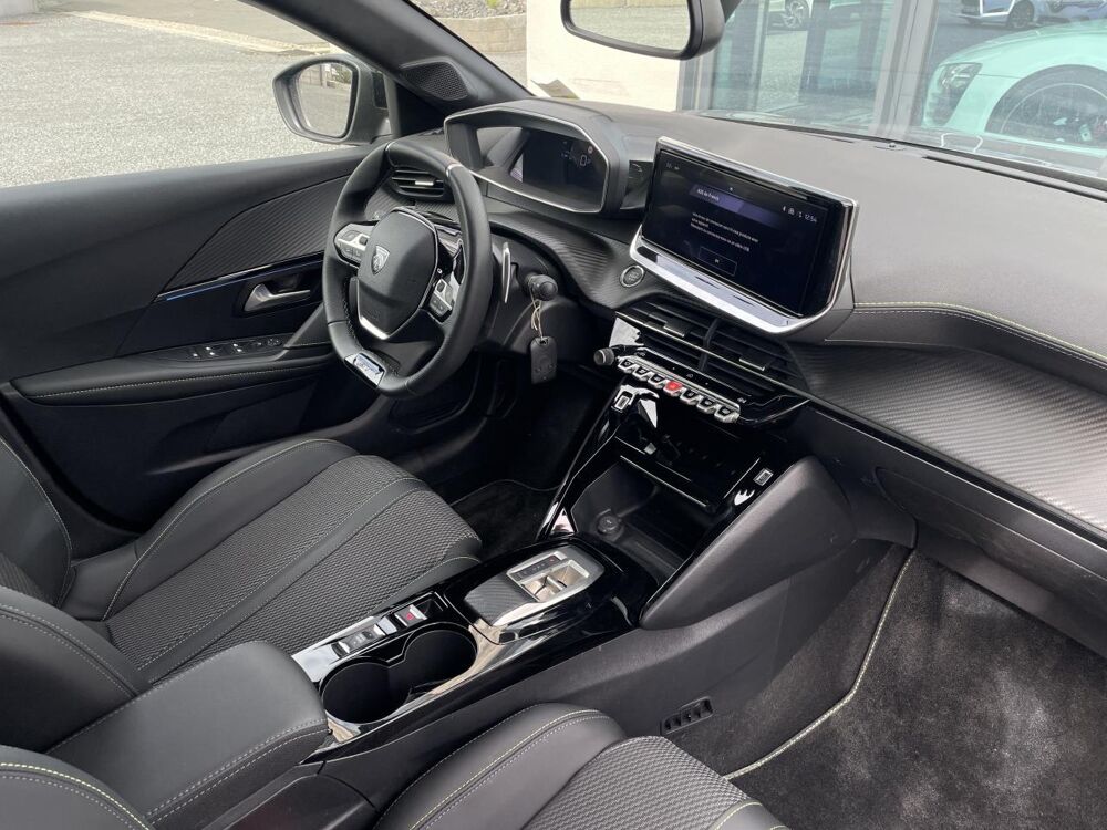 208 2 GT 1.2i Hybrid 100 CH BVA e-DCS6 PH 2-GARANTIE CONSTRUCTE 2025 occasion 33127 Saint-Jean-d'Illac