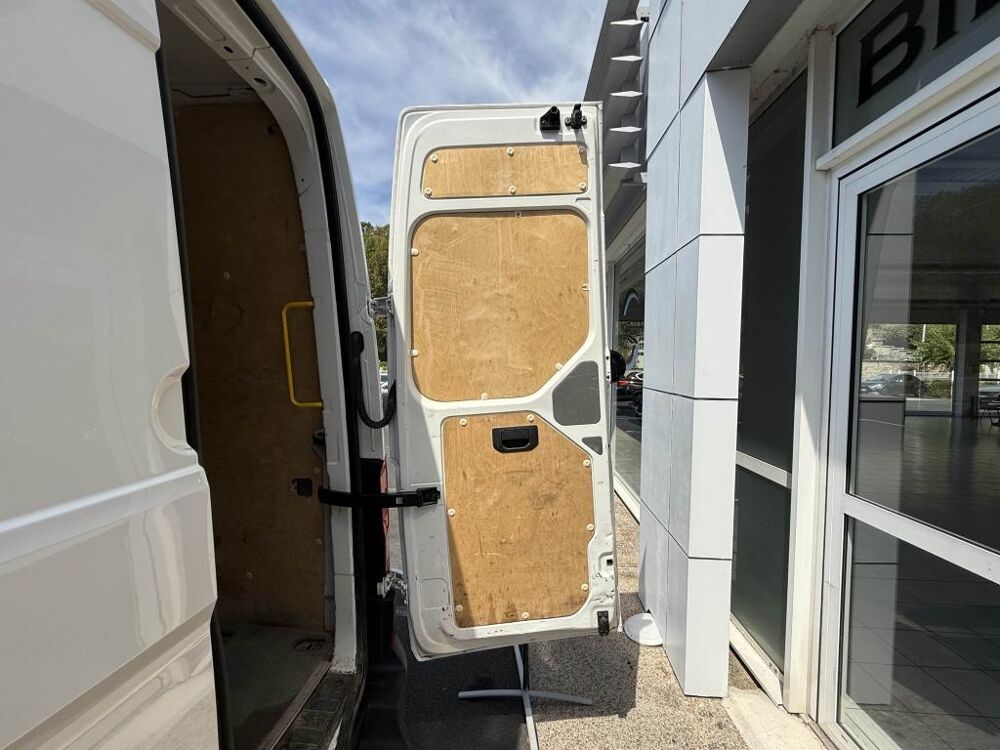 Crafter 35 L3H3 2.0 TDI - 140 FOURGON Business TVA RECUPERABLE + CAR 2023 occasion 19100 Brive-la-Gaillarde