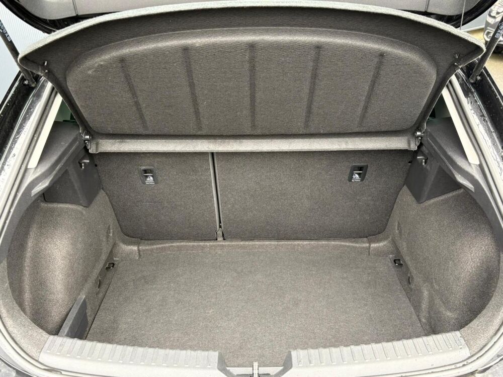 Leon 2.0 TDI 150 DSG7 Business avec Cam&eacute;ra et Apple Car Play 2024 occasion 35300 Foug&egrave;res