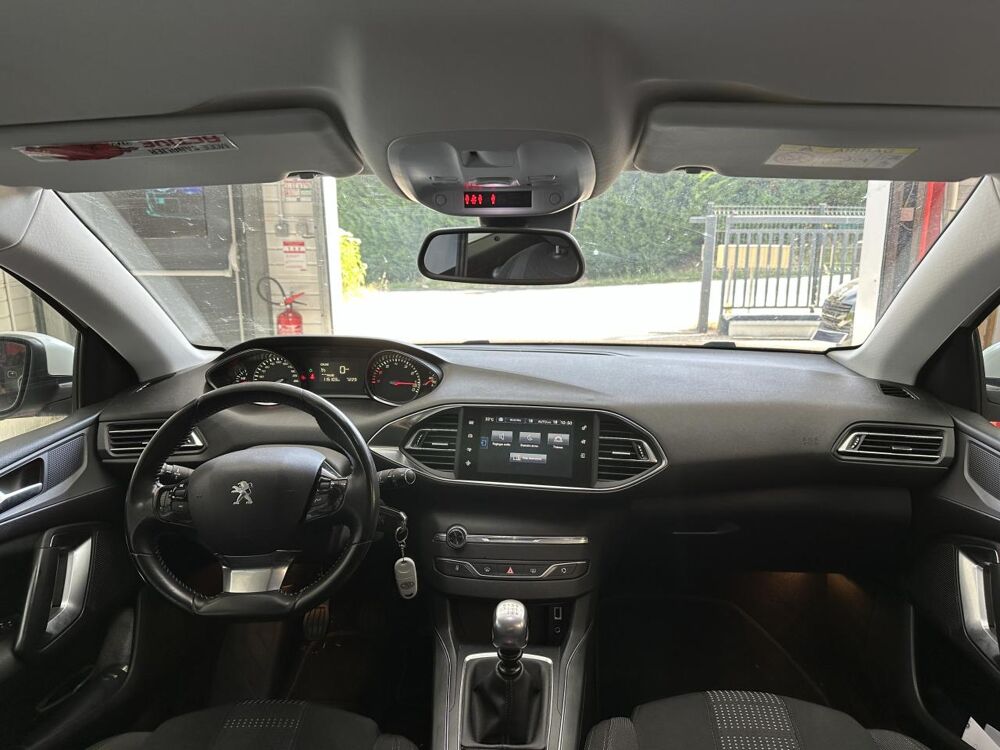 308 GENERATION-II 1.2 PURETECH 130 ALLURE START-STOP 2015 occasion 33370 Artigues-pr&egrave;s-Bordeaux