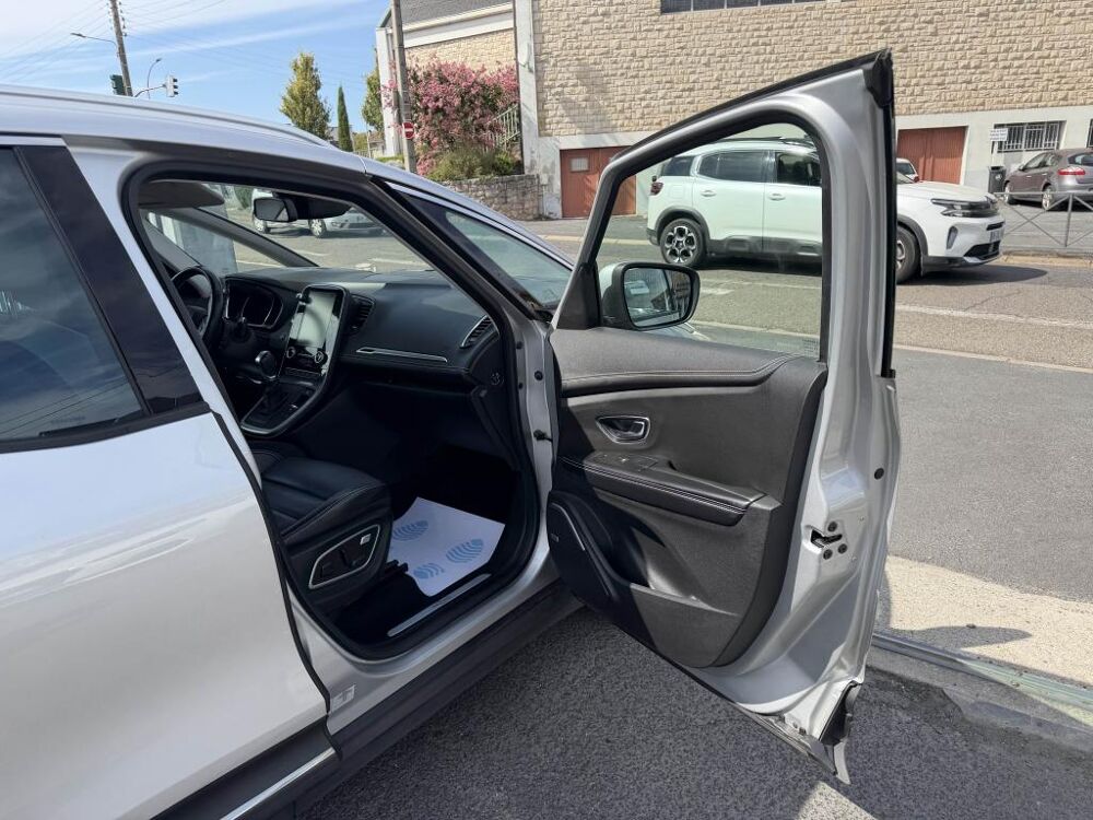 Sc&eacute;nic 1.6 Energy dCi - 160 Bva 7pl Initiale Paris gps + clim + cam 2018 occasion 19100 Brive-la-Gaillarde