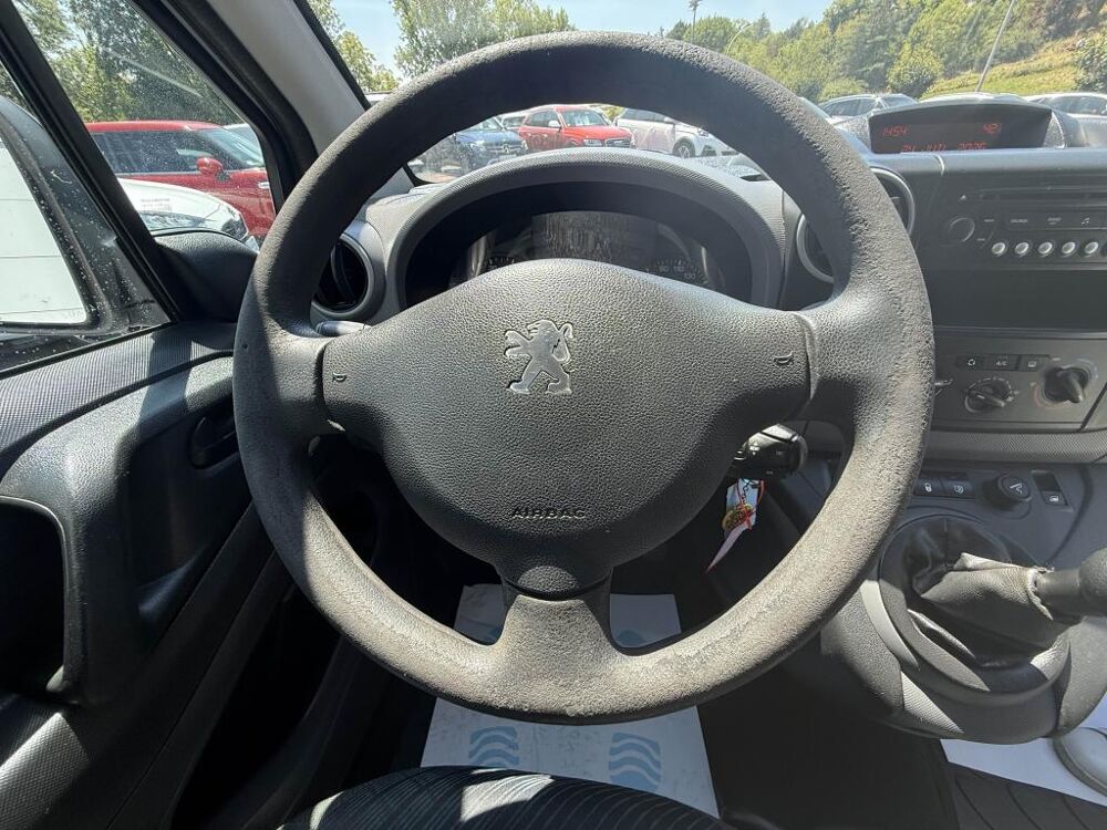 Partner L1 1.6 HDi FAP - 90 Fourgon Pack CD Clim Plus - ATTELAGE 2011 occasion 19100 Brive-la-Gaillarde