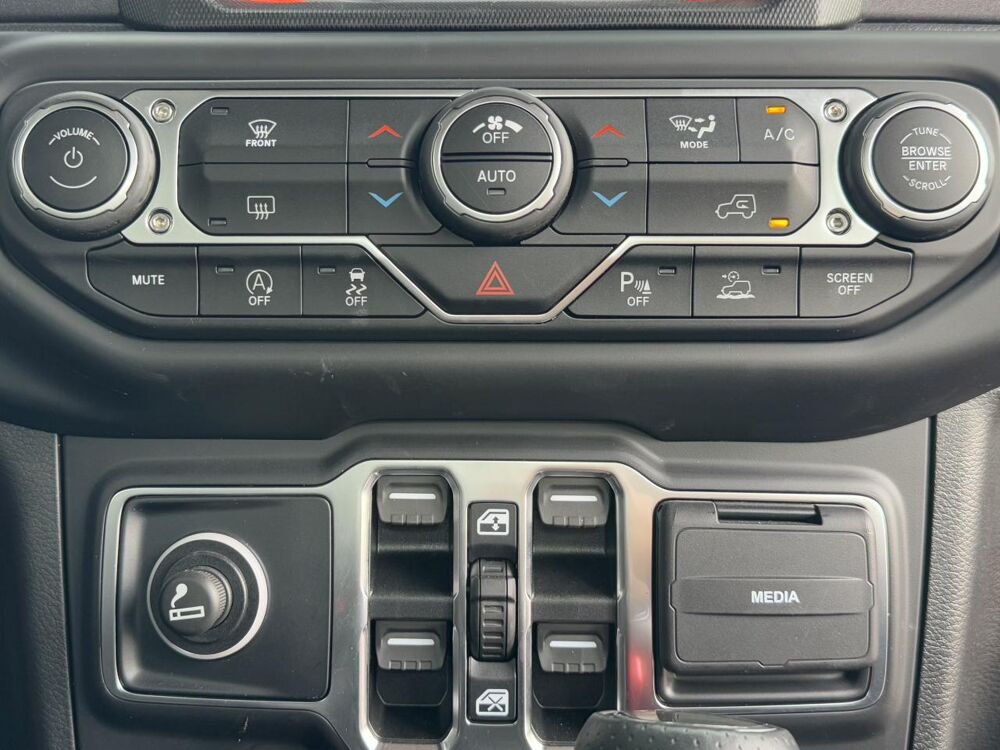 Divers Crew cab MOJAVE V6 3.6L Pentastar VVT 2021 occasion 91830 Le Coudray-Montceaux