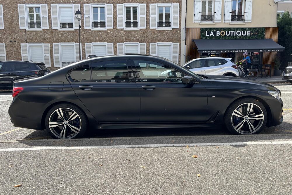 S&eacute;rie 7 730d M Sport xDrive Individual Black Fire - Rare & Sur&eacute;quip&eacute; 2019 occasion 78760 Jouars-Pontchartrain