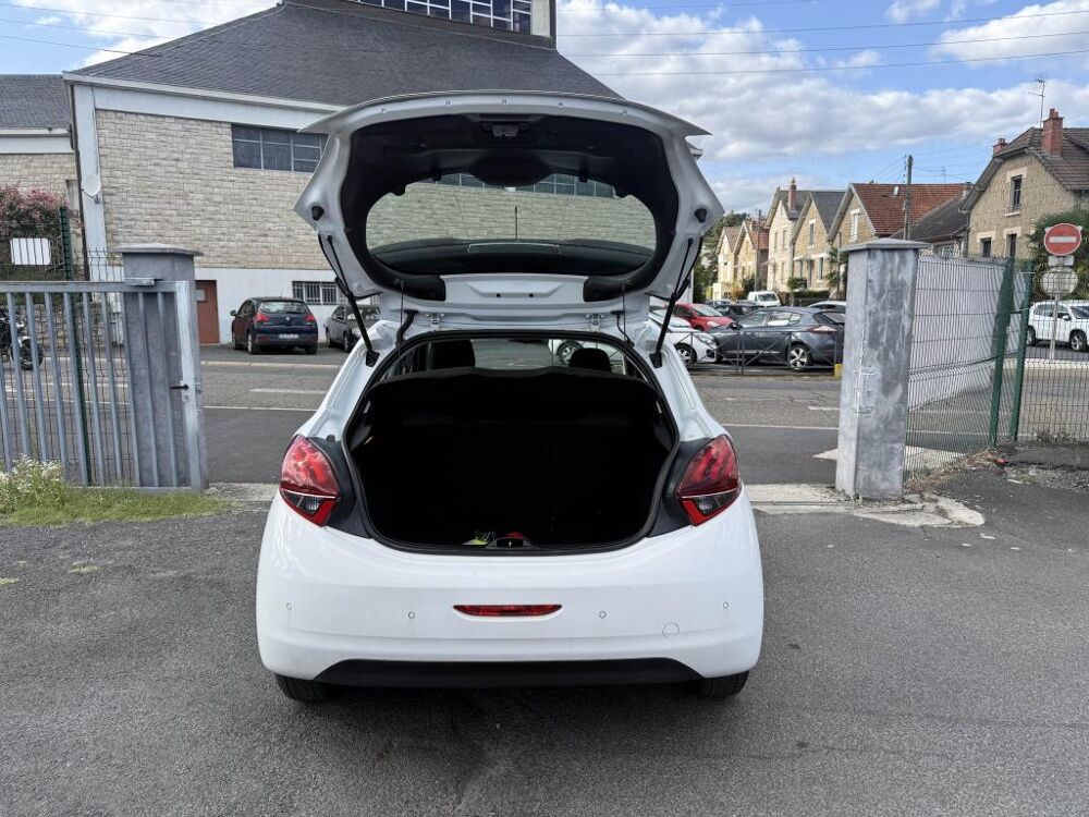 208 1.6 BlueHDi - 100 Allure gps + clim + Radar AR 2016 occasion 19100 Brive-la-Gaillarde