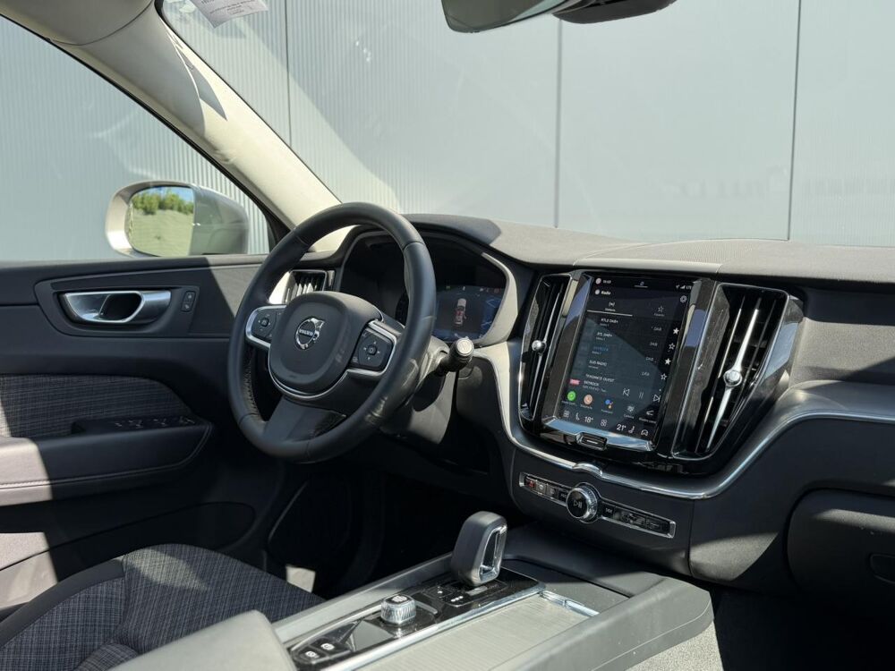XC60 T6 AWD PHEV 350 Plus Style Chrome avec T.O 2024 occasion 35300 Foug&egrave;res