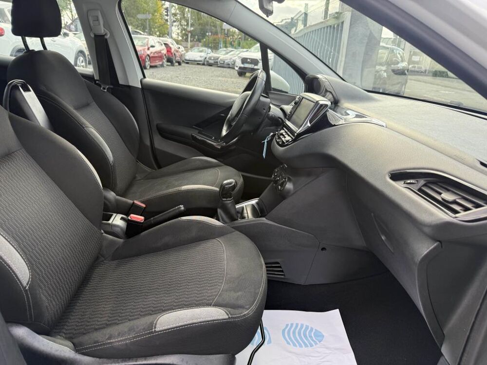 208 1.6 BlueHDi - 100 Allure gps + clim + Radar AR 2016 occasion 19100 Brive-la-Gaillarde