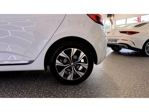 Clio 1.5 BLUEDCI 100 CH BUSINESS GARANTIE 12 MOIS 2022 occasion 16000 Angoul&ecirc;me