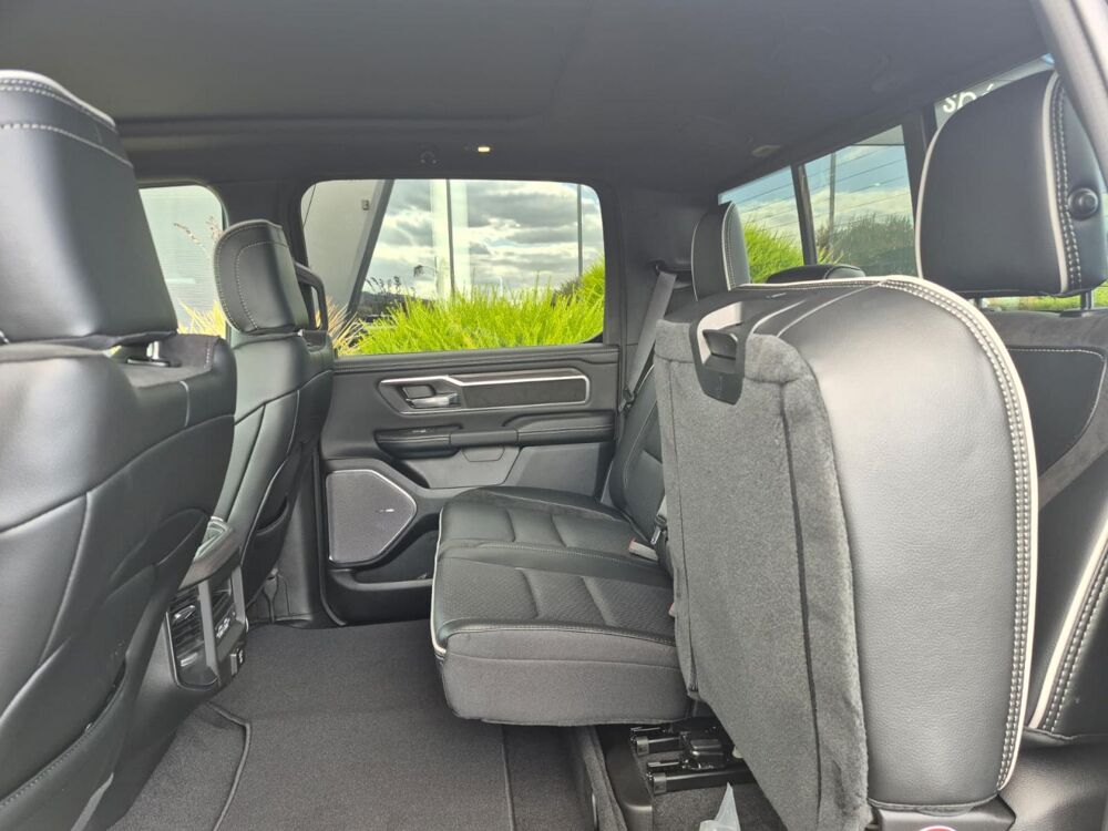 RAM 1500 CREW LAIE SPORT NIGHT EDITION AIR 2025 occasion 91830 Le Coudray-Montceaux