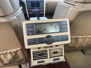Phaeton 4.2i V8 - 335 - BV Tiptronic LIMOUSINE 4pl 4Motion / INDIVI 2008 occasion 78300 Poissy