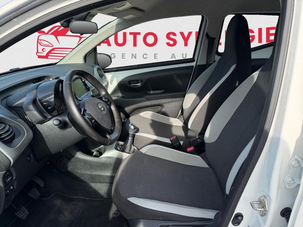 Aygo 1.0 VVT-i II 2017 x-play PHASE 1 2017 occasion 13400 Aubagne