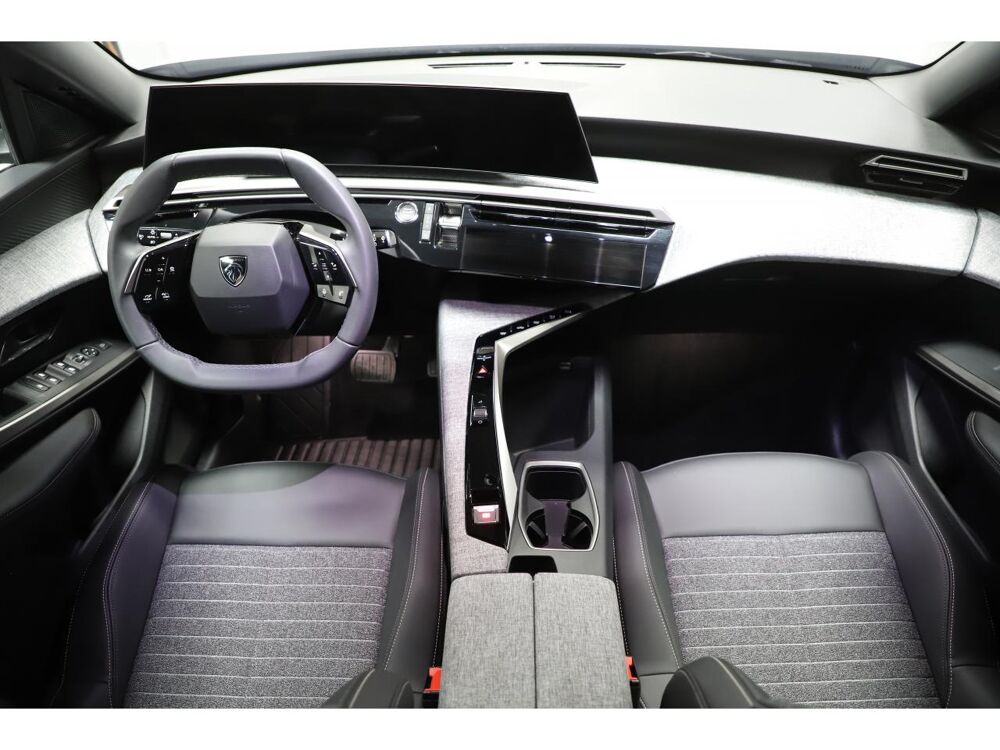 5008 Allure 1.2 Hybrid 145 e-DCS6 7 Places 2025 occasion 06550 La Roquette-sur-Siagne