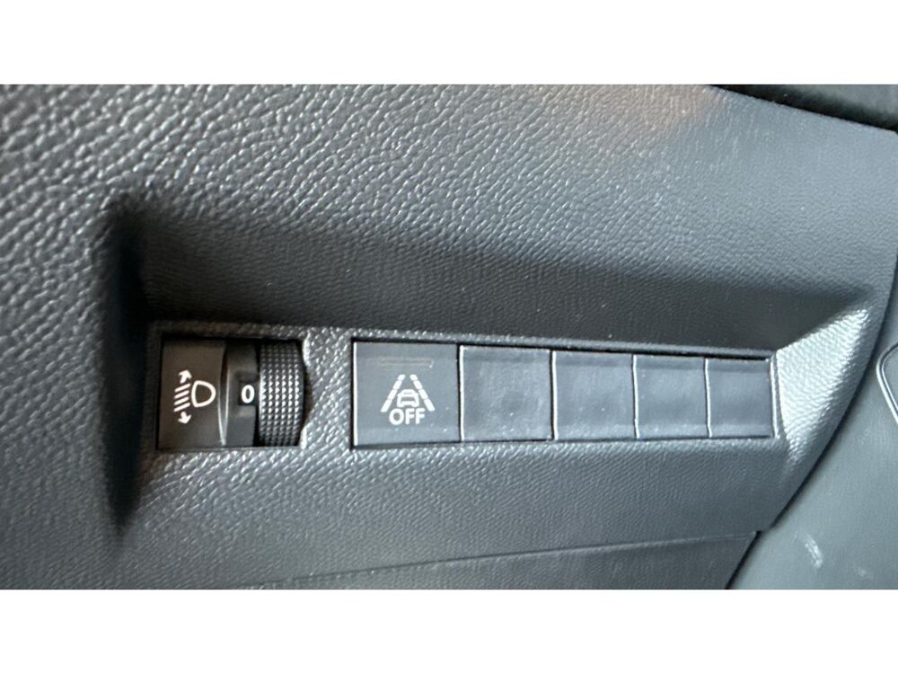 2008 E 136 - 2019 Style / CARPLAY / CAMERA 360 /SUIVI PEUGEOT 2023 occasion 17600 Saujon