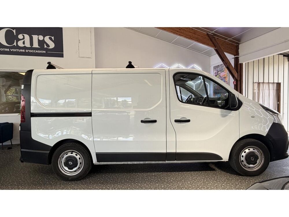 Trafic FOURGON 1.6 DCI 120 1T0 L1H1 GRAND-CONFORT - GARANTIE 12 MOI 2018 occasion 16000 Angoul&ecirc;me