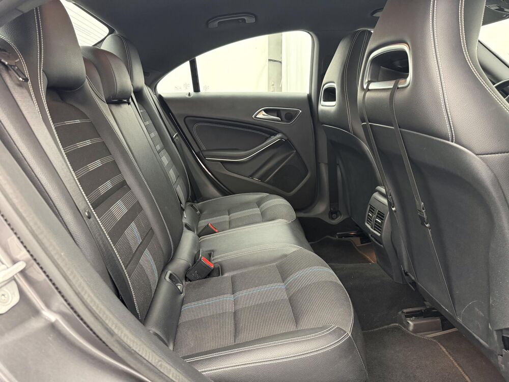 Classe CLA 200 d 2.2 136 ch 7G DCT sensation 2017 occasion 33130 B&egrave;gles