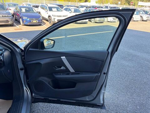 C4 1.5 BlueHDi 130 BV EAT8 Shine, Cam&eacute;ra de recul, CarPlay, Cli 2022 occasion 31660 Bessi&egrave;res