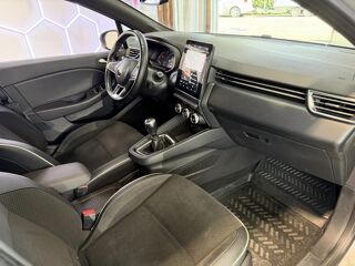 Clio 1.5 BLUEDCI 115CH INTENS GARANTIE 12 MOIS 2019 occasion 16000 Angoul&ecirc;me