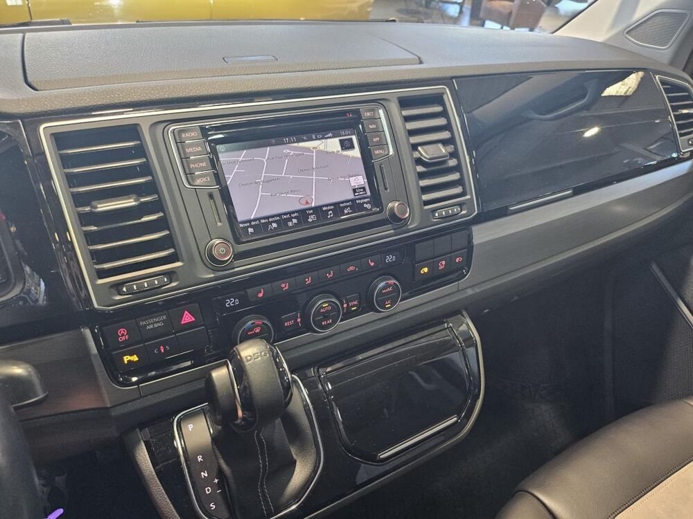 MULTIVAN T6 2.0 TDI 150 DSG 7PL 70 ANNIVERSAIRE BULLI 2017 occasion 26000 Valence