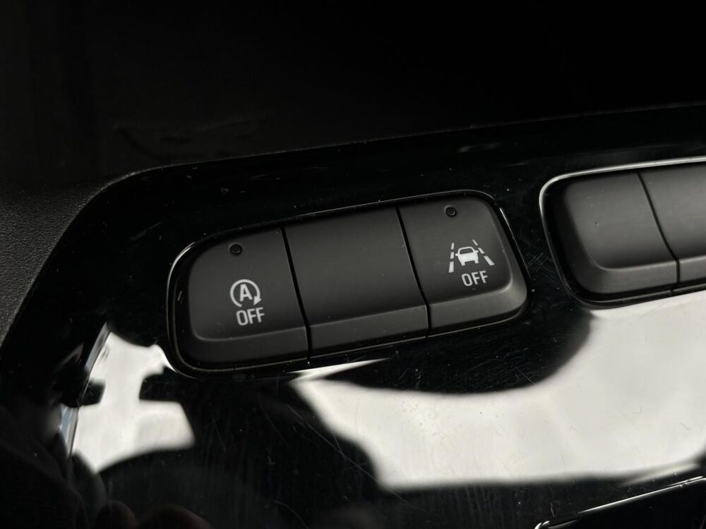 Corsa 1.2 Turbo 100 BVA Edition avec Cam&eacute;ra et Apple Car Play 2025 occasion 35300 Foug&egrave;res
