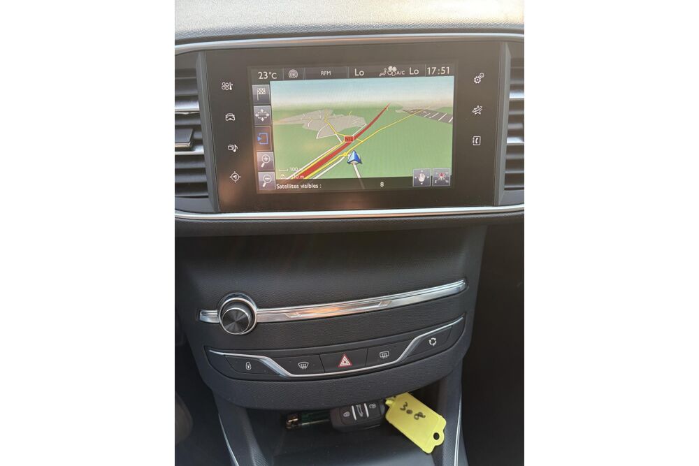 308 II 1.2 PURETECH 130 ALLURE ? GPS ? CAM&Eacute;RA ? PARK ASSIST 2017 occasion 78760 Jouars-Pontchartrain